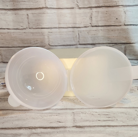 Tupperware Forget-Me-Not, #5105 hanging onion keeper - Picture 3 of 3